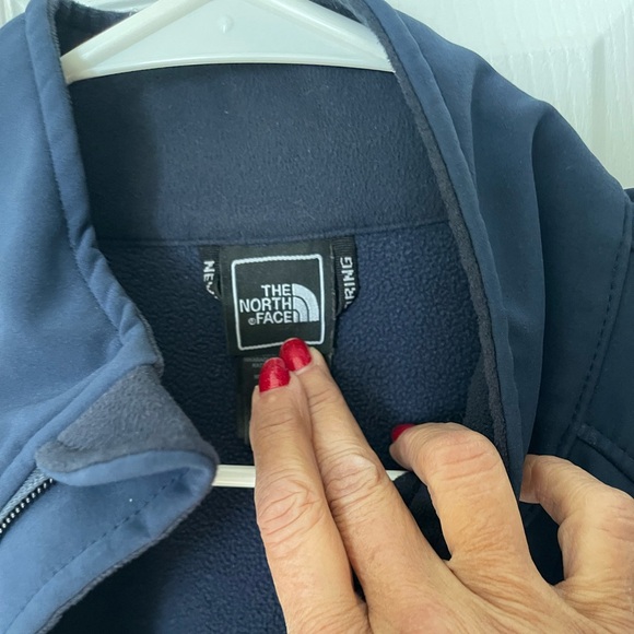 North face jacket very warm . - Picture 3 of 5